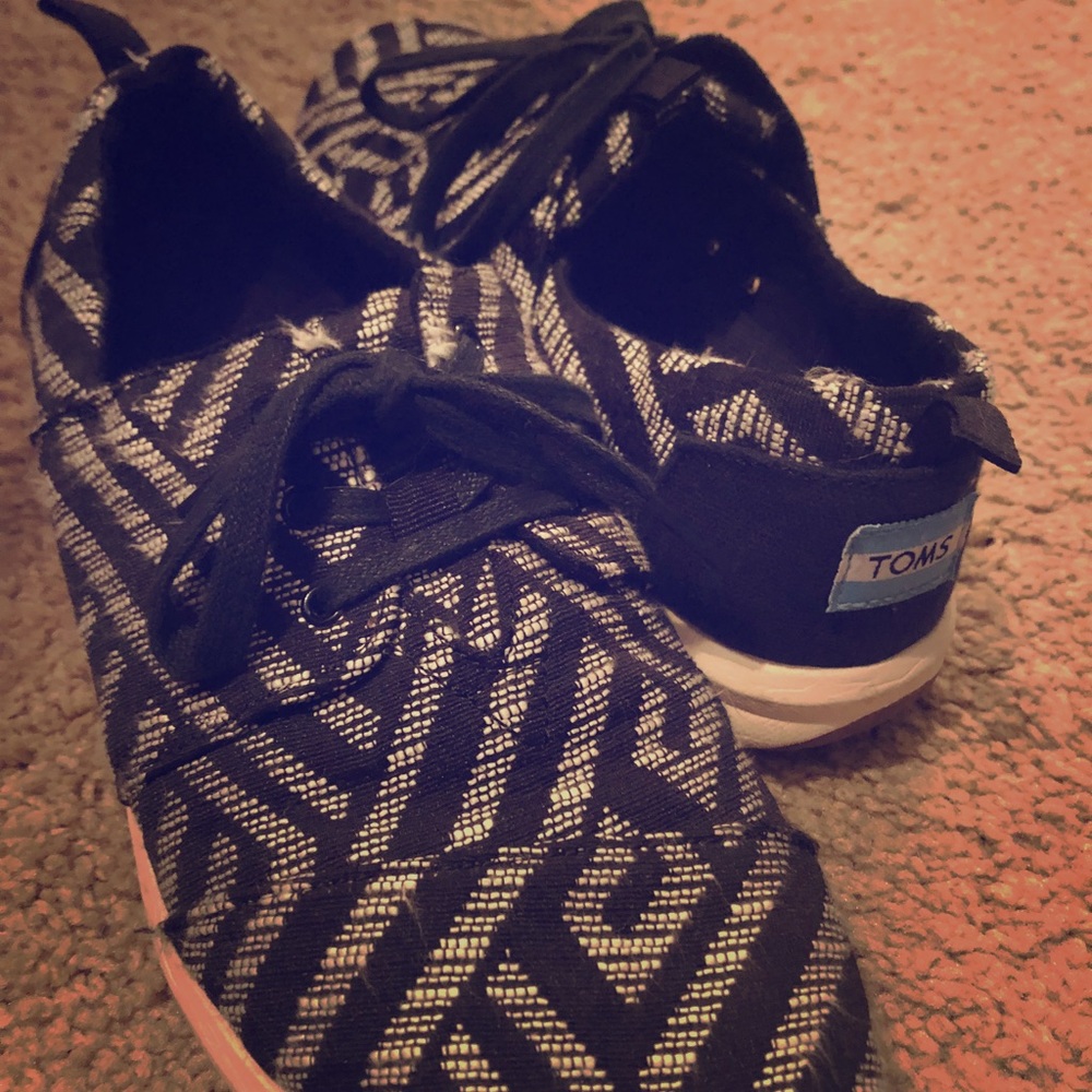 Toms Tennis Shoes SIZE 9.5